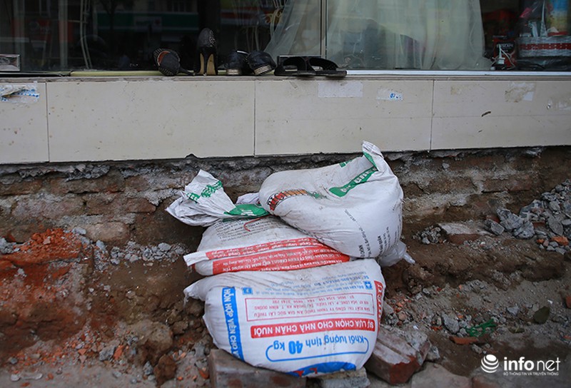 Hà Nội: Người dân lặng lẽ xây tam cấp