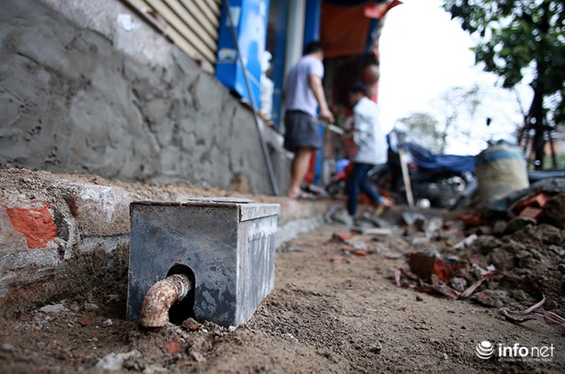 Hà Nội: Người dân lặng lẽ xây tam cấp