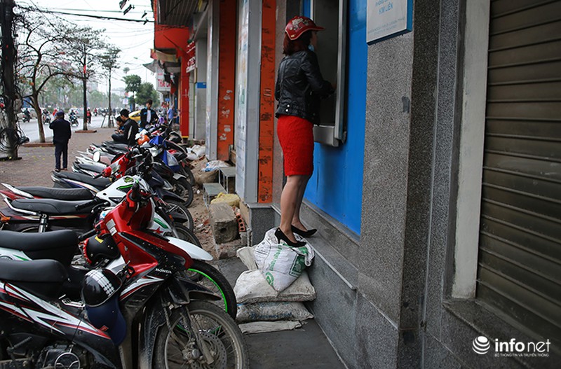 Hà Nội: Người dân lặng lẽ xây tam cấp