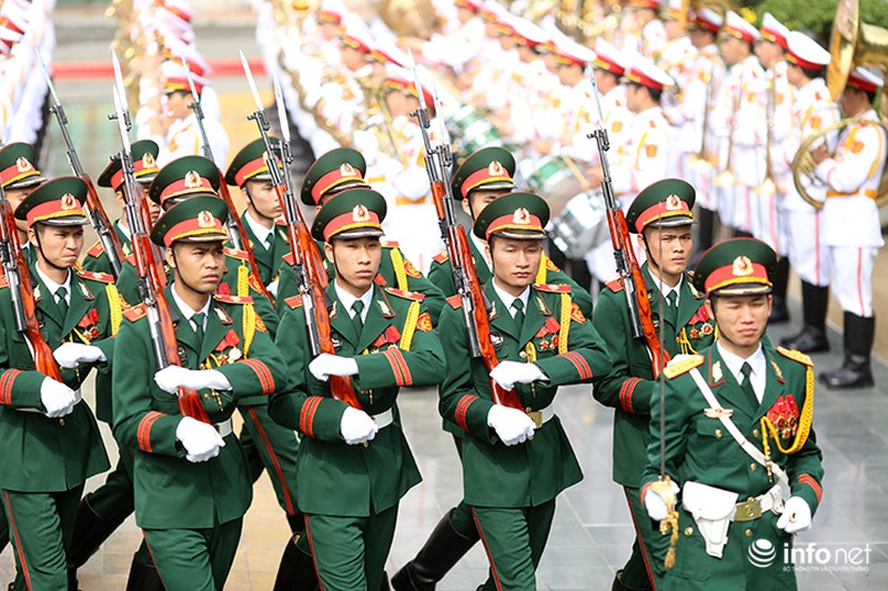 Lễ đón chính thức Thủ tướng Singapore Lý Hiển Long tại Hà Nội - ảnh 7