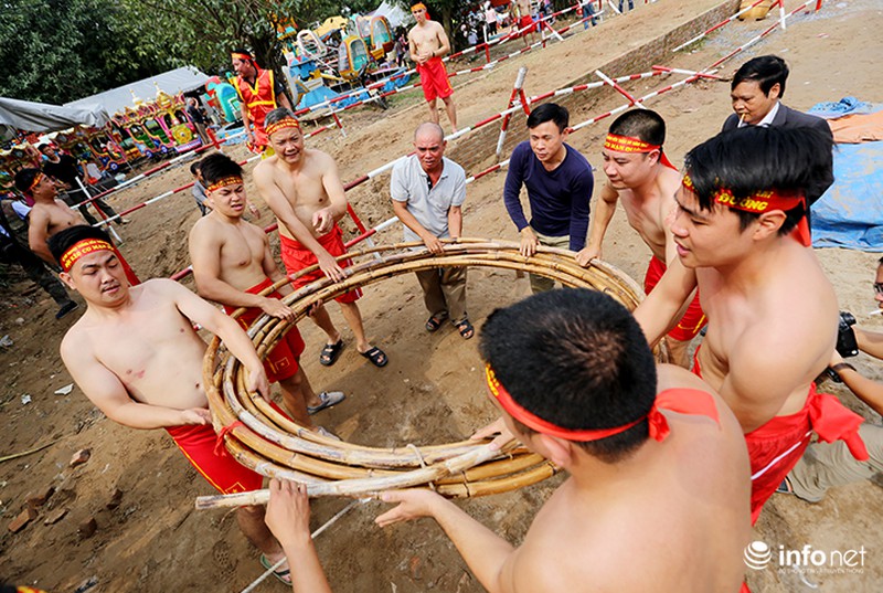 Độc đáo cuộc thi kéo co… ngồi của làng Ngọc Trì - ảnh 8