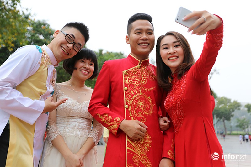 40 cặp đôi tổ chức đám cưới tập thể dâng hương tại tượng đài Lý Thái Tổ - ảnh 3