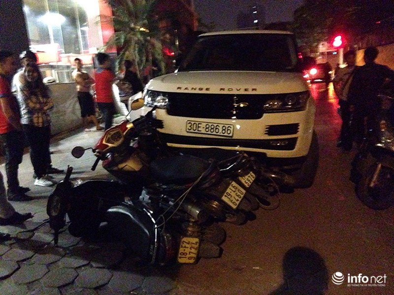 Hà Nội: Cướp xe Range Rover rồi bỏ chạy, gây tai nạn liên hoàn trên phố - ảnh 1
