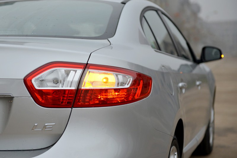 Cảm nhận xe Samsung SM3: Tên Hàn, gốc Nhật, phong cách Pháp - ảnh 11