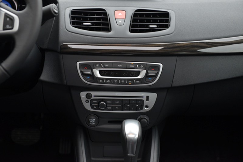 Cảm nhận xe Samsung SM3: Tên Hàn, gốc Nhật, phong cách Pháp - ảnh 16