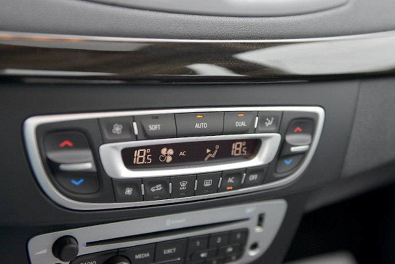 Cảm nhận xe Samsung SM3: Tên Hàn, gốc Nhật, phong cách Pháp - ảnh 28