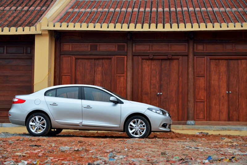 Cảm nhận xe Samsung SM3: Tên Hàn, gốc Nhật, phong cách Pháp - ảnh 2