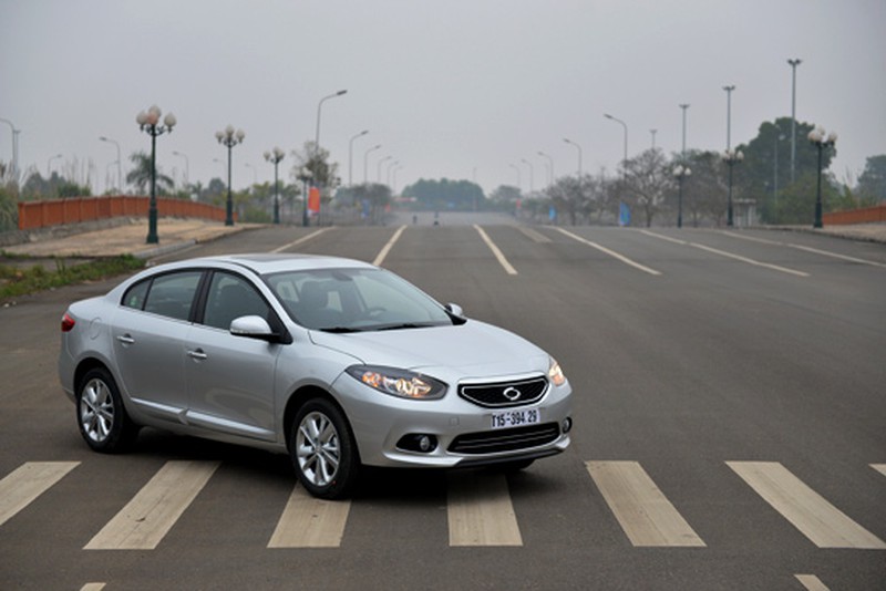 Cảm nhận xe Samsung SM3: Tên Hàn, gốc Nhật, phong cách Pháp - ảnh 1