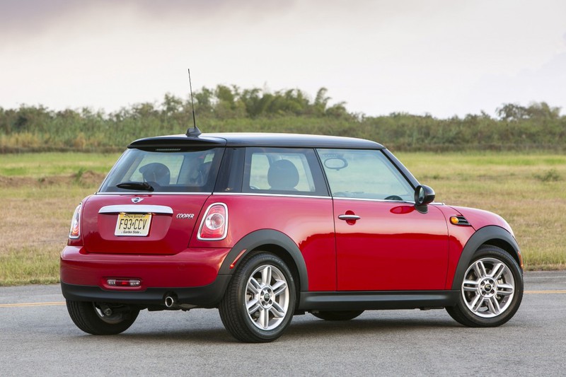 Thế nào là xe Coupe, Crossover, Hatchback, SUV, Cabirolet...? - ảnh 8