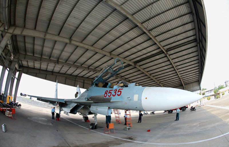 Toàn cảnh tiêm kích đa năng SU-30MK2 trên không phận phía Nam - ảnh 1