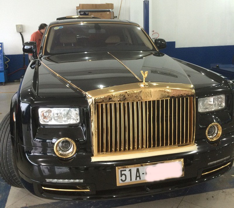 Đại gia BĐS Việt chơi trội mạ vàng siêu xe Rolls-Royce Phantom - ảnh 7