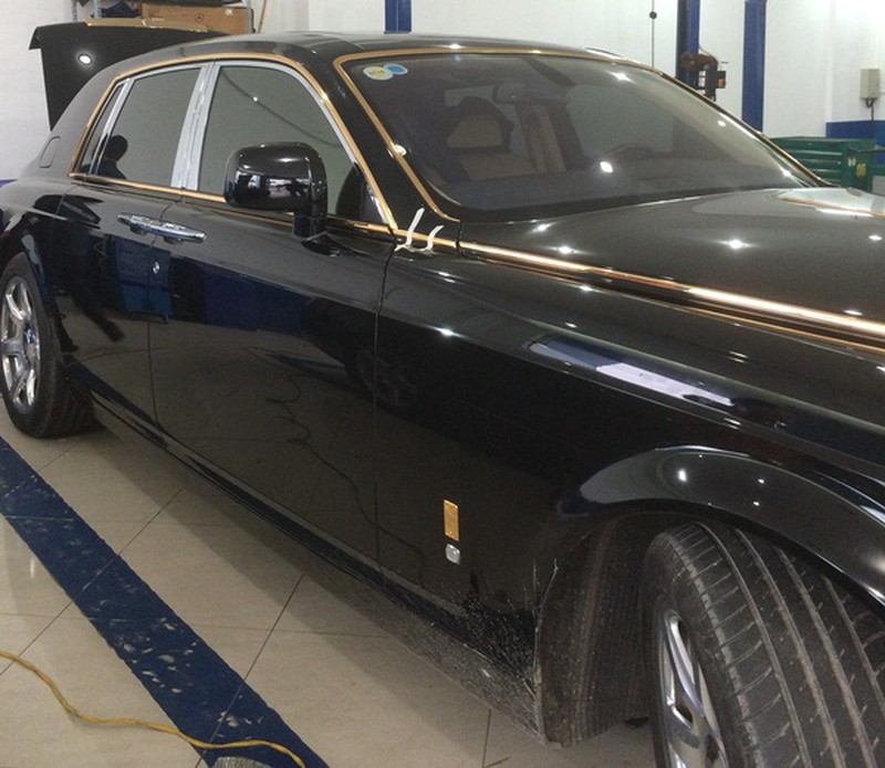 Đại gia BĐS Việt chơi trội mạ vàng siêu xe Rolls-Royce Phantom - ảnh 8