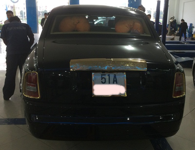 Đại gia BĐS Việt chơi trội mạ vàng siêu xe Rolls-Royce Phantom - ảnh 10