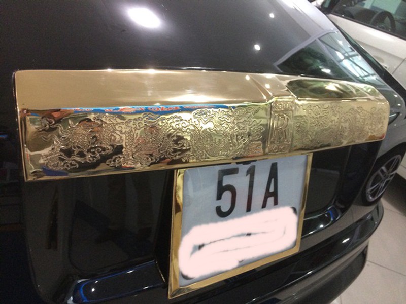Đại gia BĐS Việt chơi trội mạ vàng siêu xe Rolls-Royce Phantom - ảnh 11