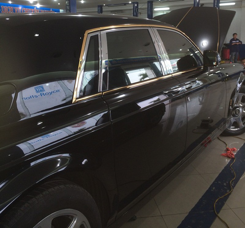 Đại gia BĐS Việt chơi trội mạ vàng siêu xe Rolls-Royce Phantom - ảnh 4