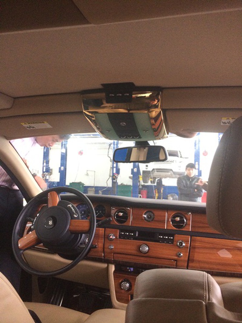 Đại gia BĐS Việt chơi trội mạ vàng siêu xe Rolls-Royce Phantom - ảnh 19