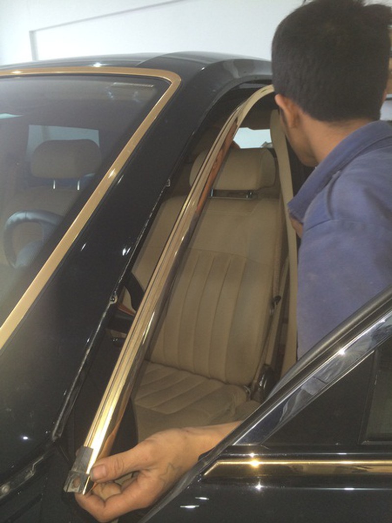 Đại gia BĐS Việt chơi trội mạ vàng siêu xe Rolls-Royce Phantom - ảnh 21