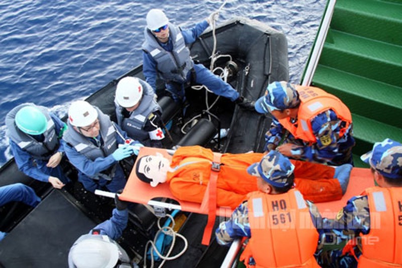 Diễn tập KOMODO trên Biển Đông: Tàu hải quân VN phối hợp chuẩn xác - ảnh 4