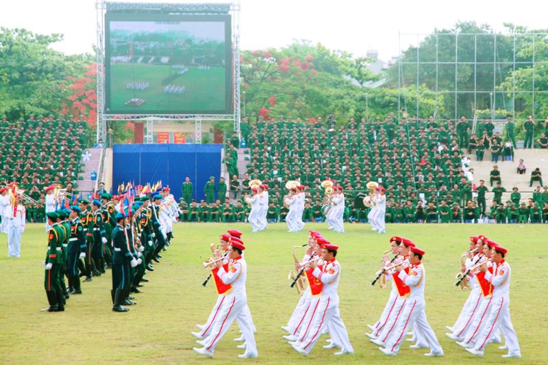 Màn múa súng chưa từng có kỷ niệm Chiến thắng Điện Biên Phủ - ảnh 12