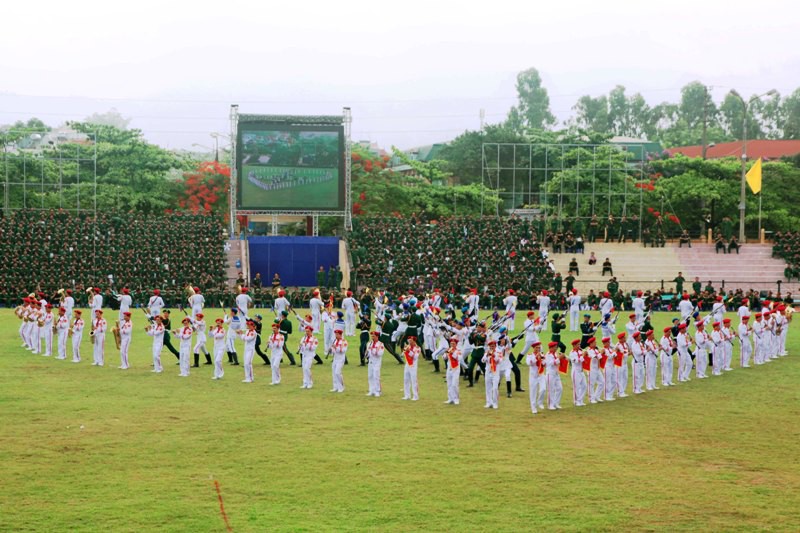 Màn múa súng chưa từng có kỷ niệm Chiến thắng Điện Biên Phủ - ảnh 14