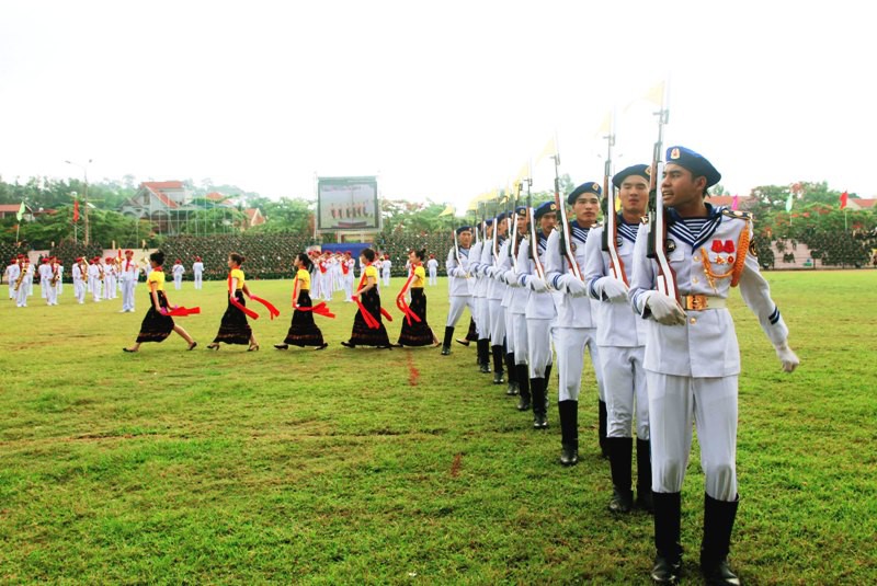 Màn múa súng chưa từng có kỷ niệm Chiến thắng Điện Biên Phủ - ảnh 20