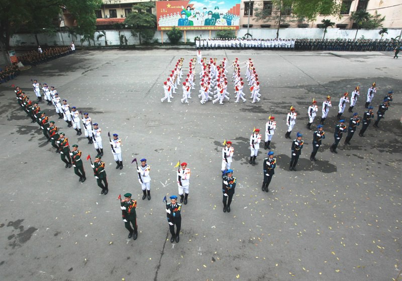 Màn múa súng chưa từng có kỷ niệm Chiến thắng Điện Biên Phủ - ảnh 24