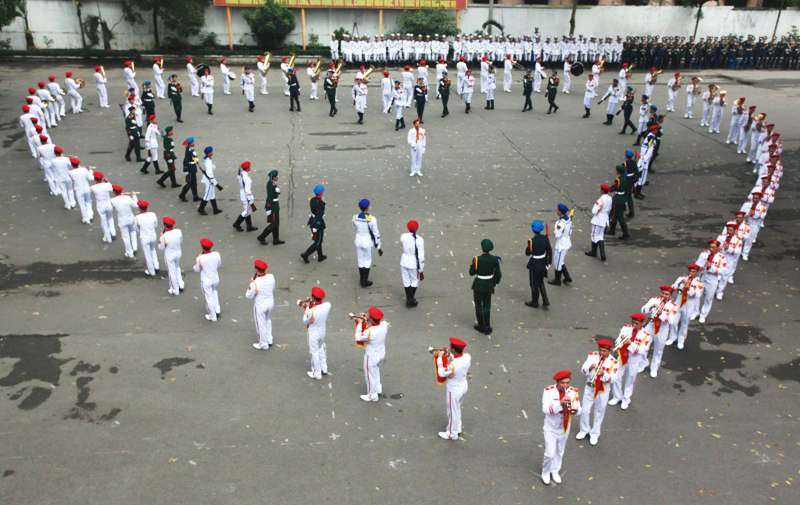 Màn múa súng chưa từng có kỷ niệm Chiến thắng Điện Biên Phủ - ảnh 29