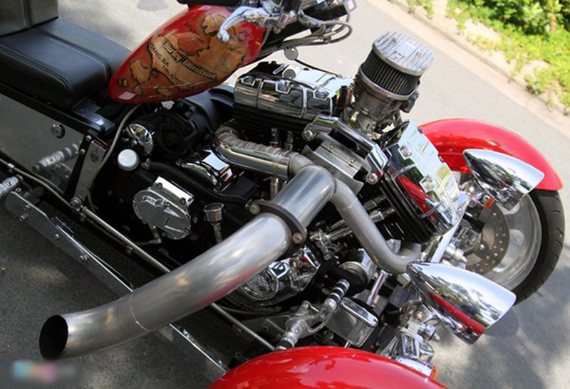 Chiếc Roadstercycle 3 bánh in quốc kỳ Việt Nam - ảnh 13