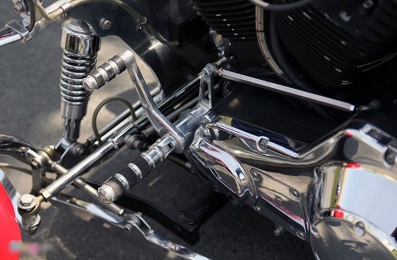 Chiếc Roadstercycle 3 bánh in quốc kỳ Việt Nam - ảnh 15