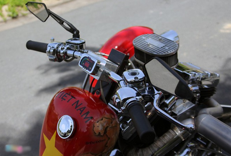 Chiếc Roadstercycle 3 bánh in quốc kỳ Việt Nam - ảnh 7