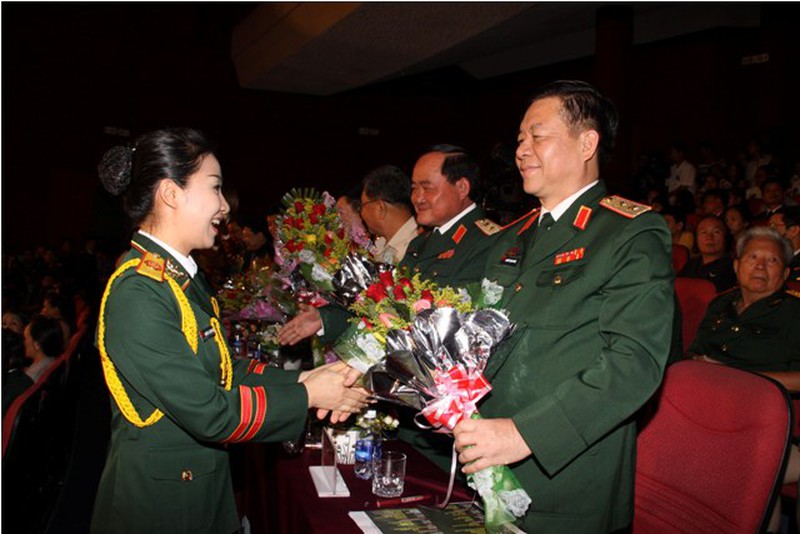 Hình ảnh hoành tráng khai diễn nghệ thuật toàn quân 2014 - ảnh 4