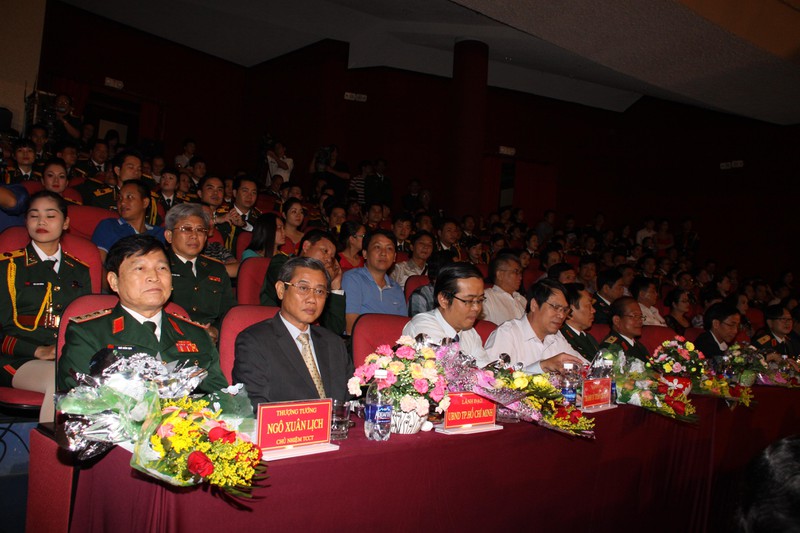 Hình ảnh hoành tráng khai diễn nghệ thuật toàn quân 2014 - ảnh 5