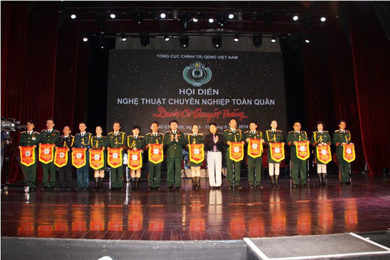 Hình ảnh hoành tráng khai diễn nghệ thuật toàn quân 2014 - ảnh 6