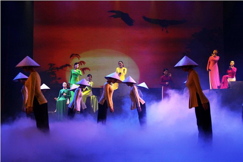 Hình ảnh hoành tráng khai diễn nghệ thuật toàn quân 2014 - ảnh 13