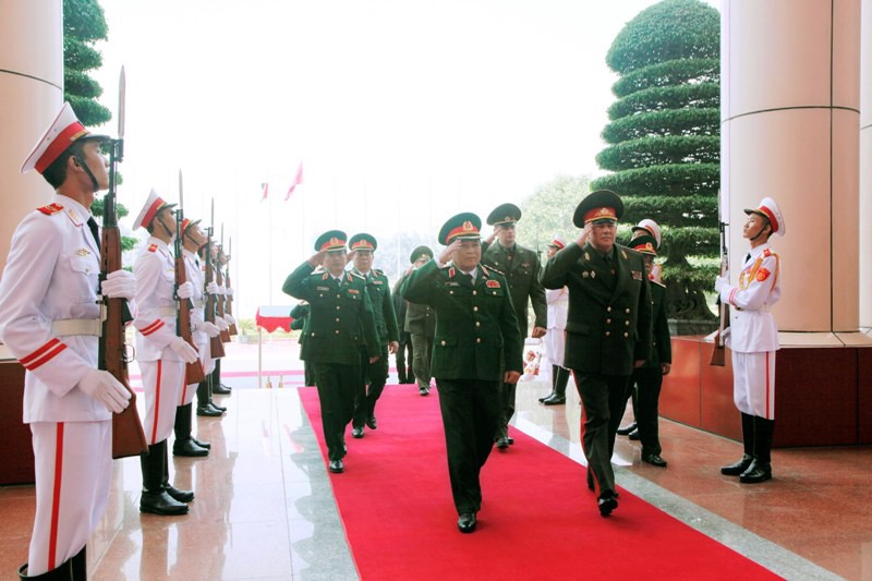 Hình ảnh tướng Cộng hoà Belarus thăm Bộ Quốc phòng Việt Nam - ảnh 4