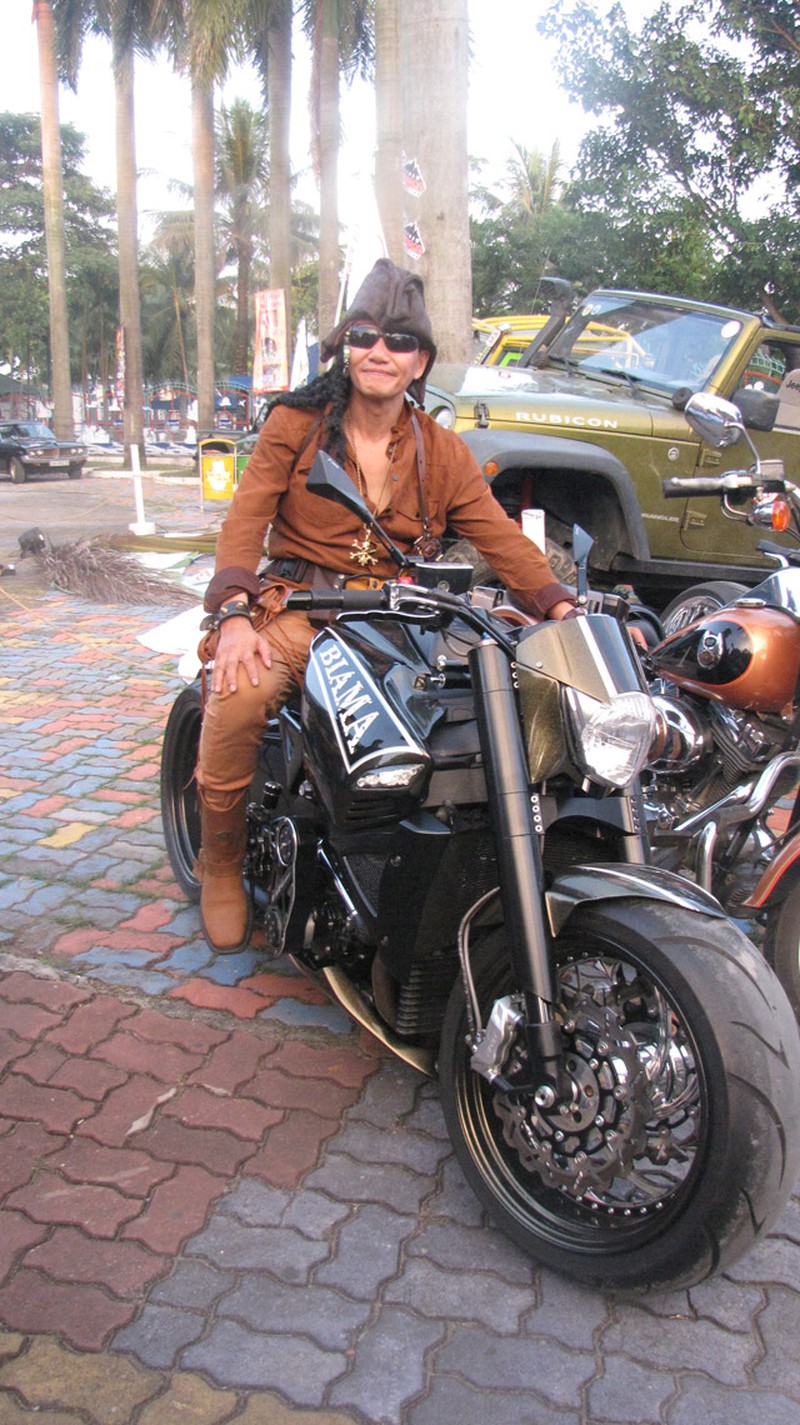 Xem dàn xe máy khủng tụ họp tại Công viên nước Hồ Tây - ảnh 15