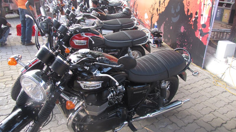 Xem dàn xe máy khủng tụ họp tại Công viên nước Hồ Tây - ảnh 7