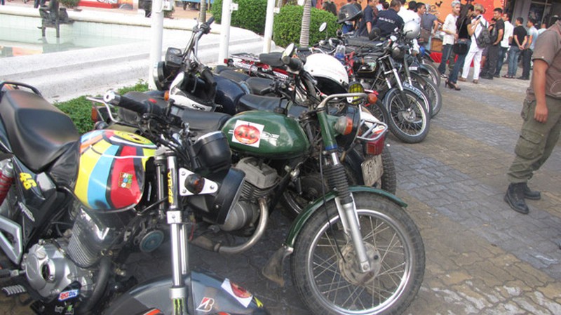 Xem dàn xe máy khủng tụ họp tại Công viên nước Hồ Tây - ảnh 12