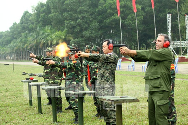 Video các tay súng quân đội VN tập luyện thi giải bắn súng ASEAN - ảnh 3