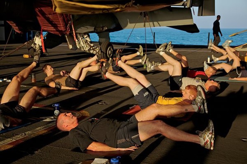 Cuộc sống của 5.000 người trên tàu sân bay USS George HW Bush - ảnh 9