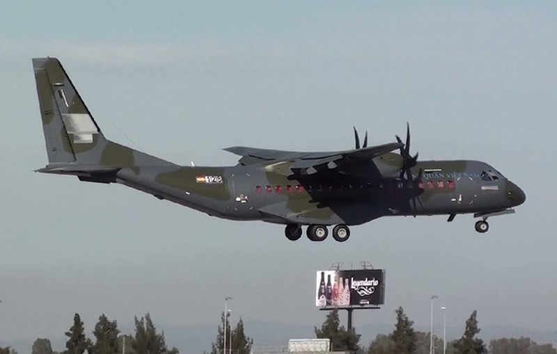 Máy bay vận tải C-295M thứ hai của Không quân VN bay thử nghiệm - ảnh 3