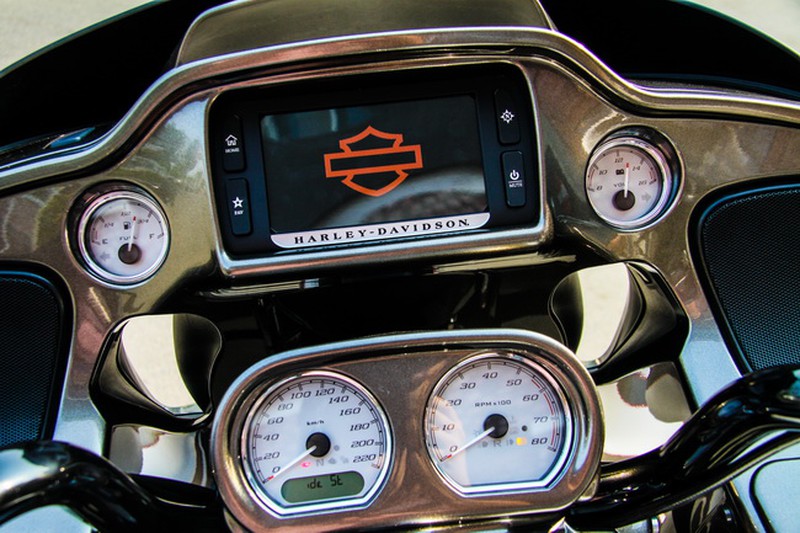 Cận cảnh Harley-Davidson Road Glide Special duy nhất tại Việt Nam - ảnh 2