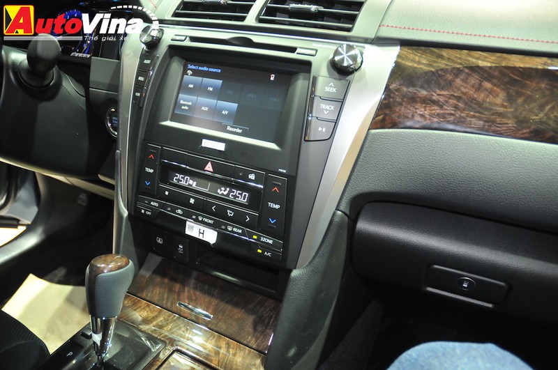 Ngắm chi tiết Toyota Camry 2015 vừa ra mắt - ảnh 18