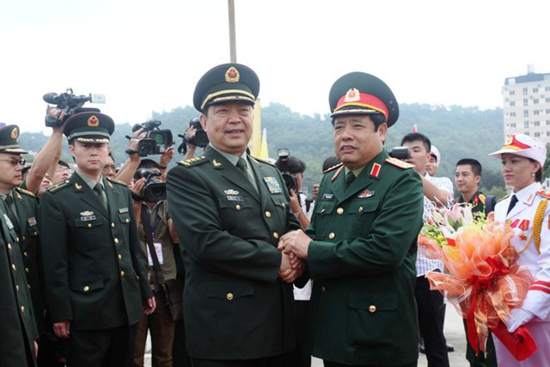 Hình ảnh đặc biệt lãnh đạo quân đội VN - TQ gặp nhau tại biên giới - ảnh 3