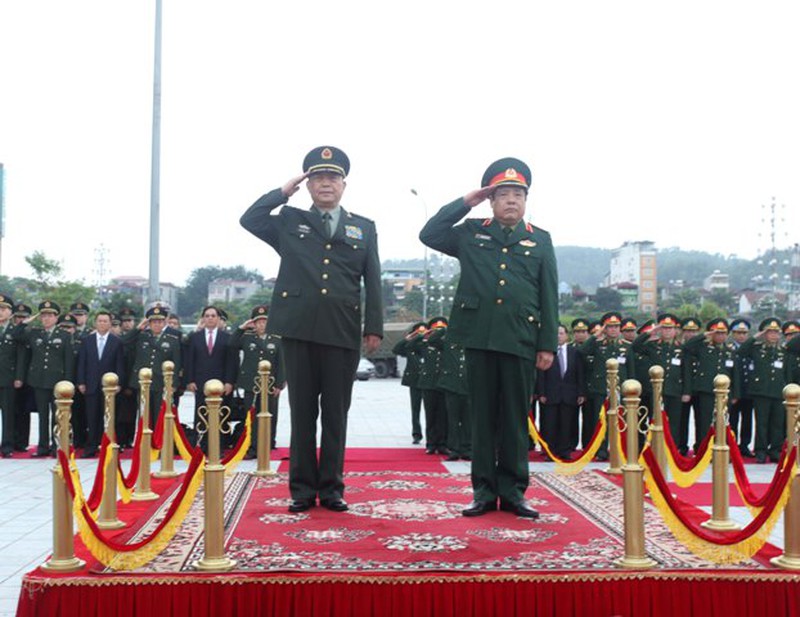 Hình ảnh đặc biệt lãnh đạo quân đội VN - TQ gặp nhau tại biên giới - ảnh 7