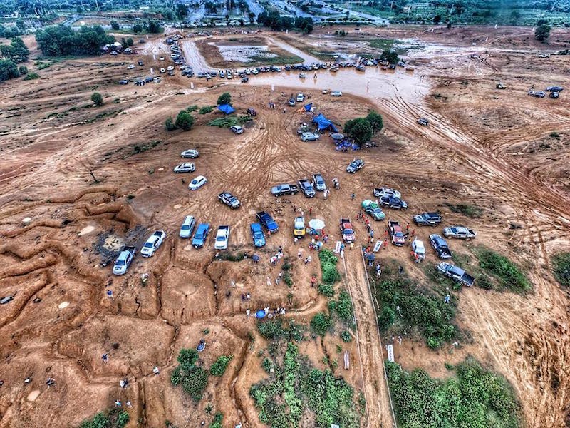 Hình ảnh hiếm có trong ngày thi đấu lầy lội của xe địa hình tại VOC 2015 - ảnh 1