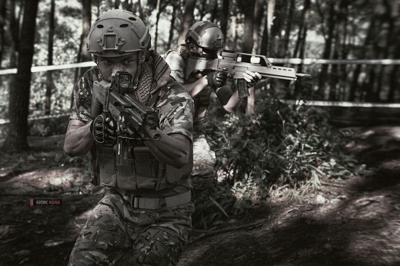 Cận cảnh trang phục, vũ khí trong phim hành động VN theo phong cách Holywood - ảnh 11