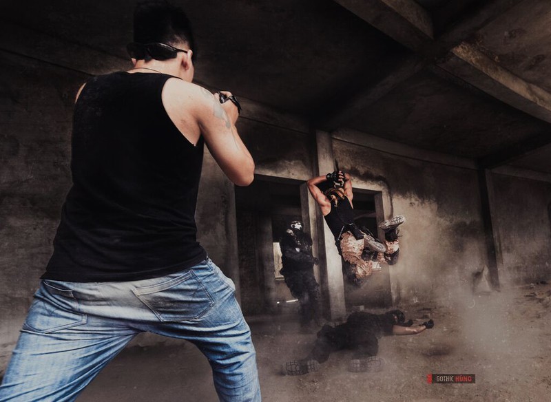 Cận cảnh trang phục, vũ khí trong phim hành động VN theo phong cách Holywood - ảnh 21