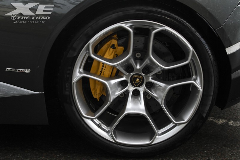 Chi tiết xe Lamboghini Huracan giá 16 tỷ về tay