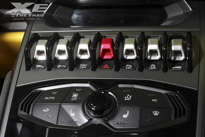 Chi tiết xe Lamboghini Huracan giá 16 tỷ về tay